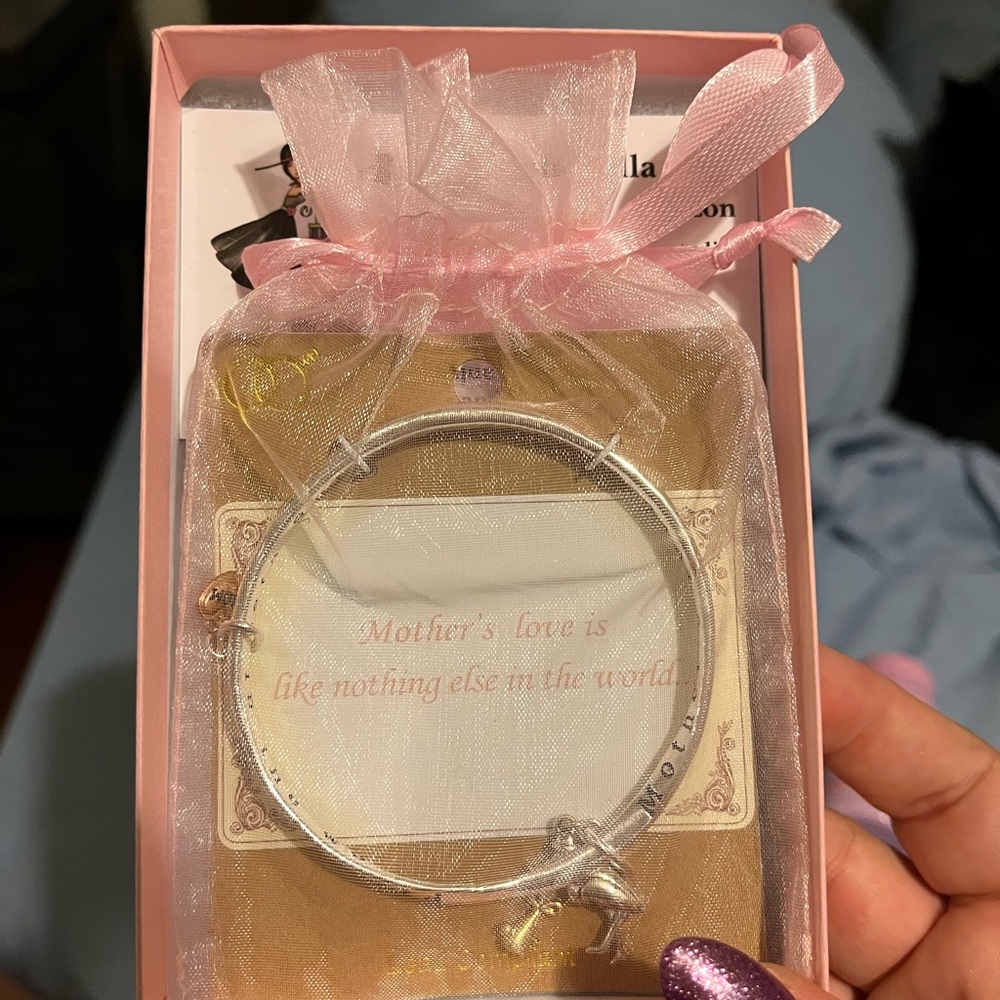 Mothers love bracelet